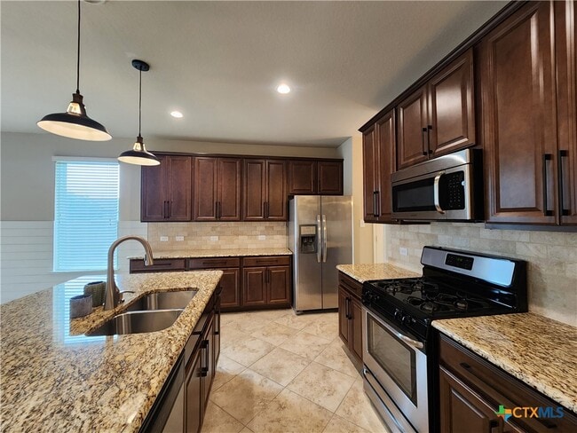 Photo - 352 Lillianite