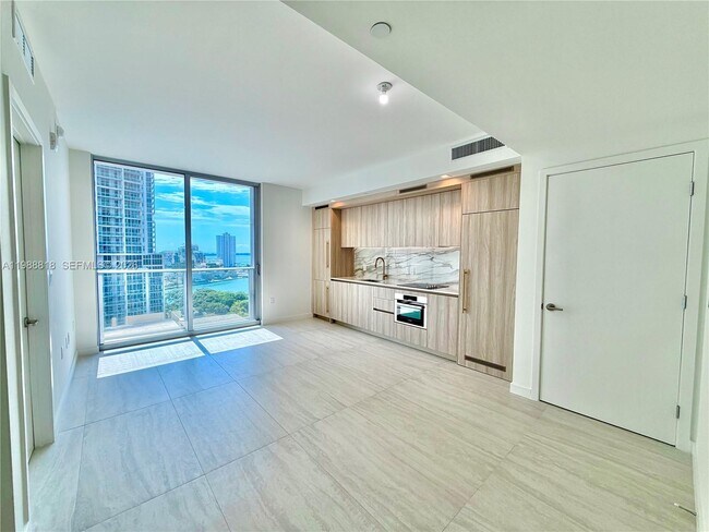77 SE 5th St Unit 1615