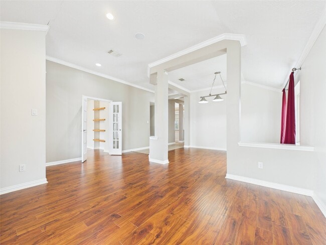 Photo - 4819 10 Sleep Ln