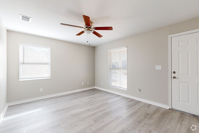 2BR, 1BA - 840SF - Living Room