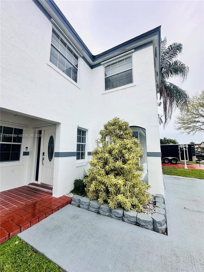 Photo - 16215 SW 139th Ct