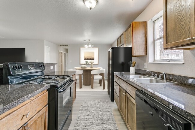 Building Photo - *BACK TO SCHOOL MOVE IN SPECIAL* $200 OFF ... Rental
