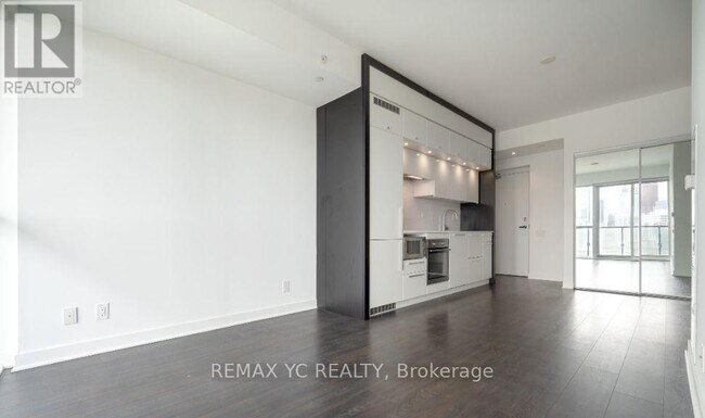 Photo - 15 Grenville St Unit 2102