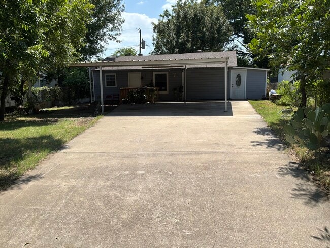 Photo - 3708 S Jones St