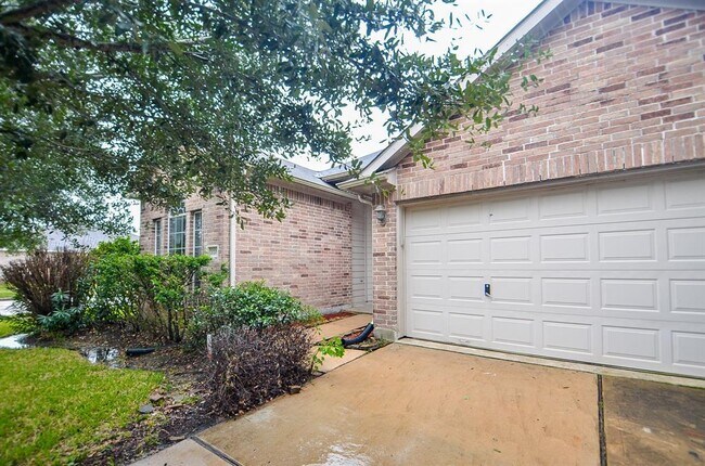 Photo - 20203 Goss Hollow Ln