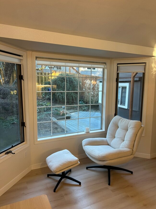 Photo - 3440 SW Falcon St