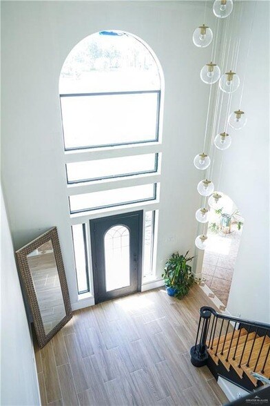 2600 Santa Laura St