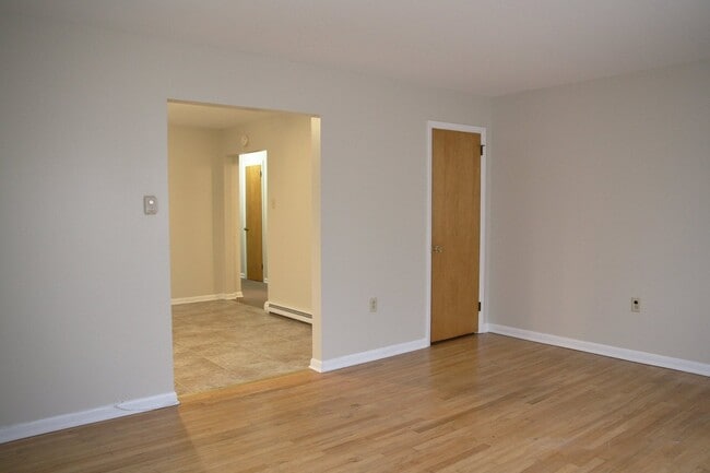 Photo - 414 S Market St Unit APT 3