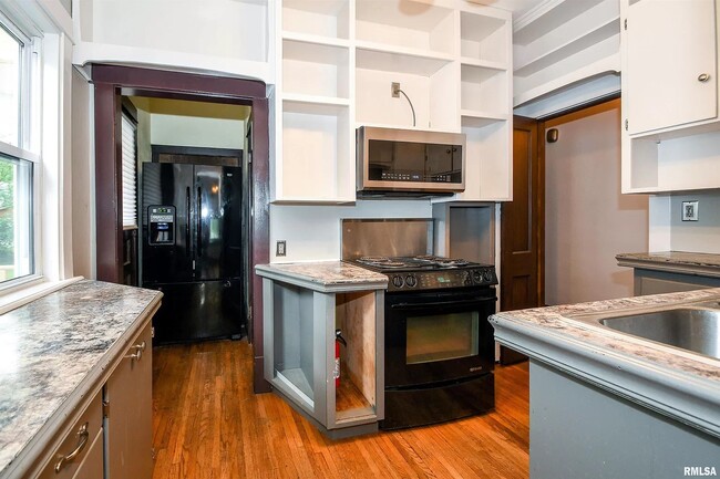 Photo - 1628 W Callender Ave