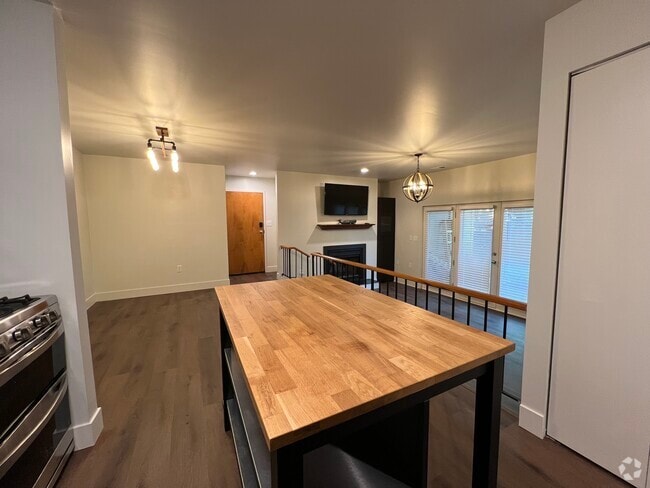 Building Photo - 2101 Kenzie Rd Unit 2101 Rental