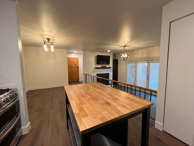 Building Photo - 2101 Kenzie Rd Unit 2101 Rental