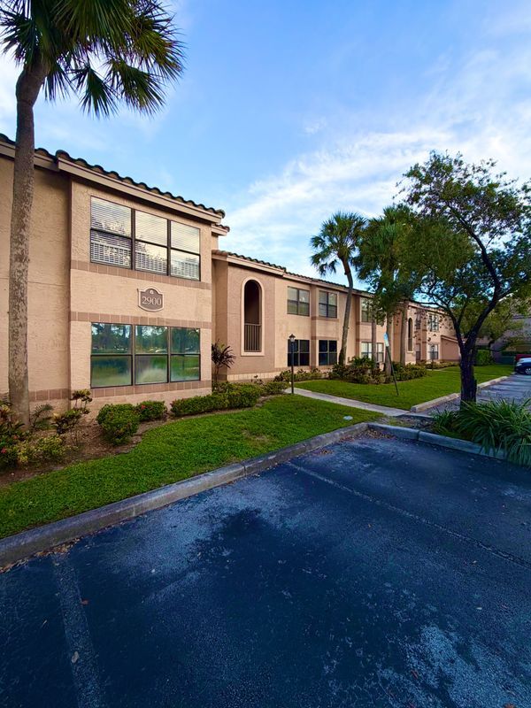 Building Photo - 2900 S University Dr Rental