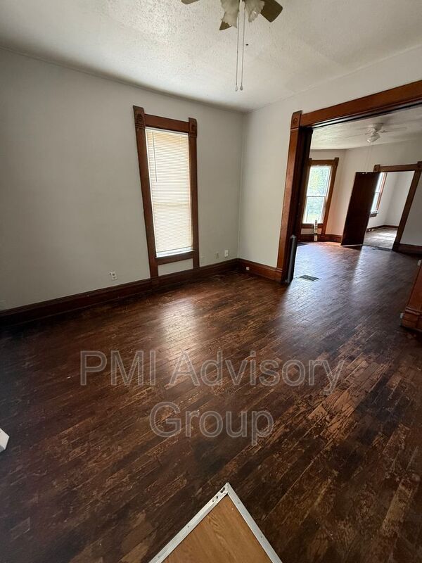 Photo - 105 SW Buchanan St