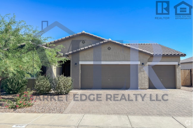 Building Photo - 3Bed/2Bath Home w/3 Car Gar in Casa Grande...