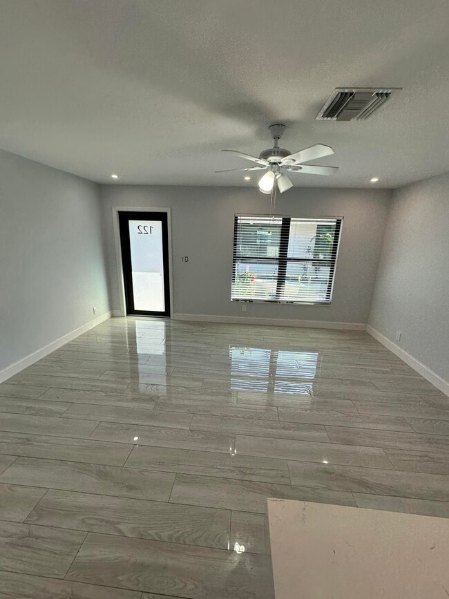 Photo - 122 SW 12th Ave