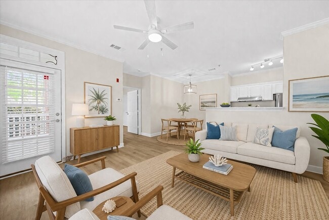 Staged - 45 Sycamore Ave Unit 1011