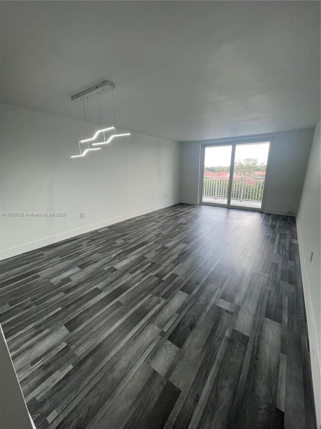 Building Photo - 6930 Miami Gardens Dr Unit 1-506