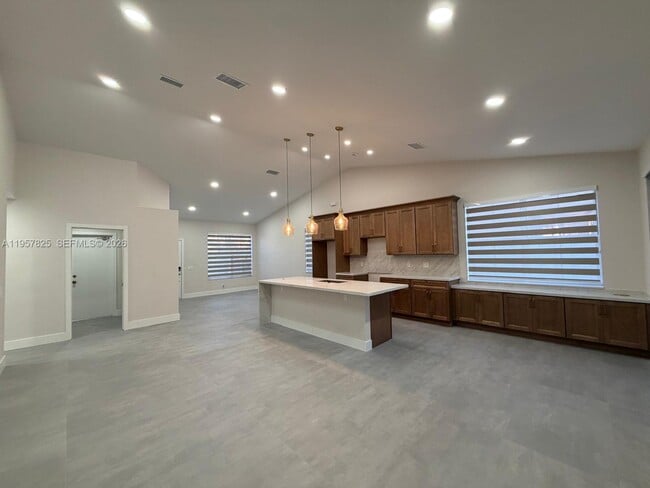 Photo - 755 Falling Water Rd