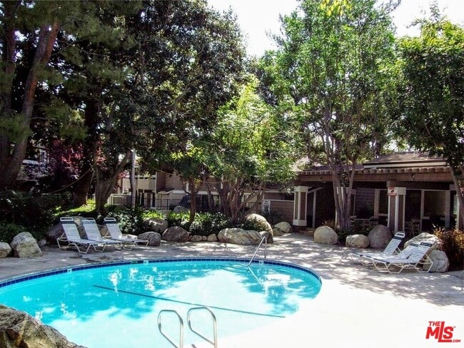 Photo - 4 Streamwood