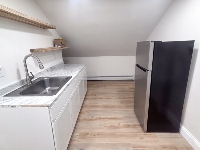 38 Judith St Unit 3