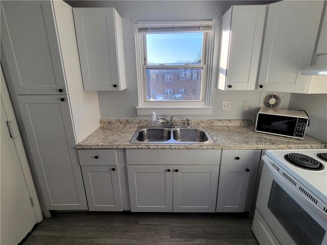 Photo - 70 Carroll Ave Unit 303