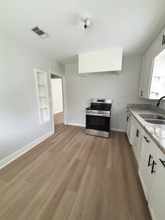 Photo - 1519 Leaman Ave