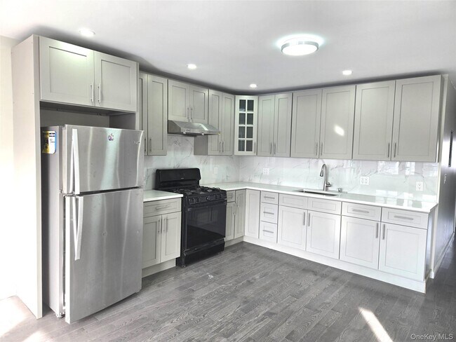 Photo - 87-37 132nd St