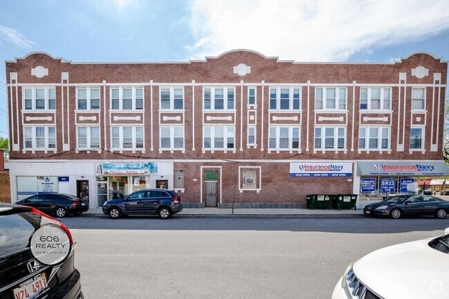 Building Photo - Cicero apartments! 5701-03 W Cermak Rd - 2... Unit 2206-01