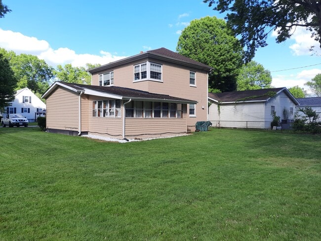 Photo - 4601 Washington Ave SE Unit B