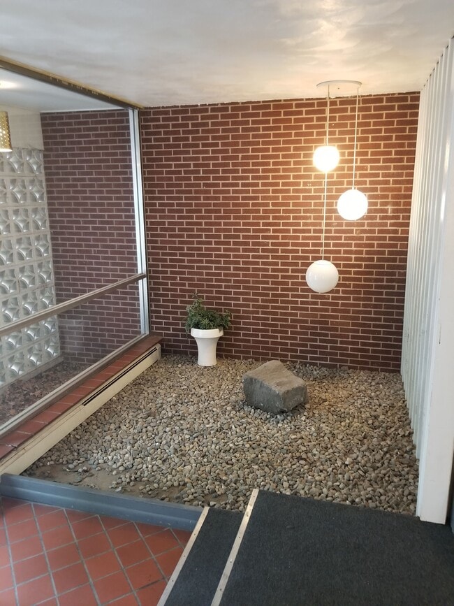 402 N Prairie St Unit 11