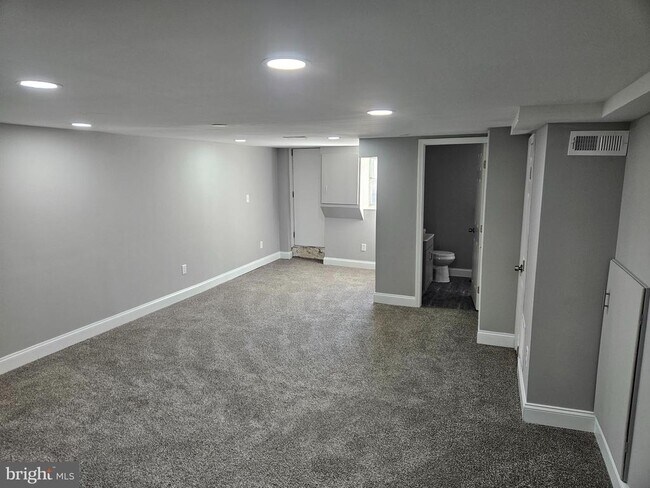 Photo - 18 N Tremont Rd