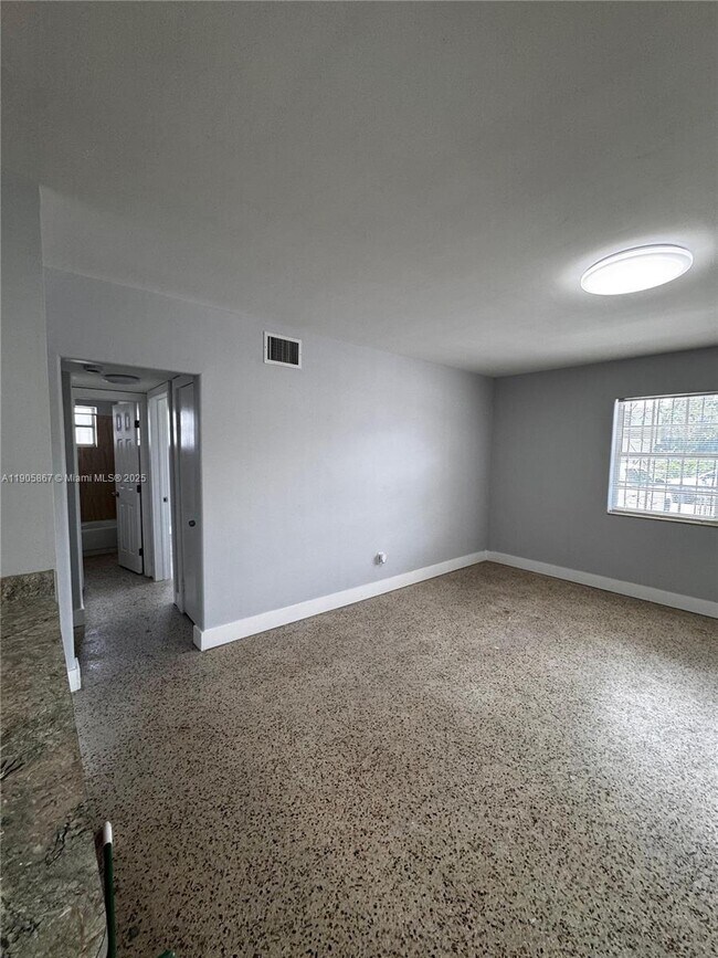 Photo - 175 NW 17th Pl Unit .