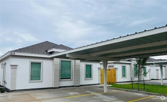 Building Photo - 1300 W Sucre Dr Unit 1 Rental