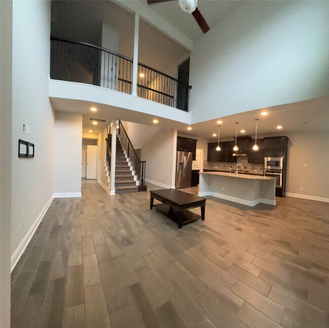 Photo - 14915 Gyrfalcon Fork