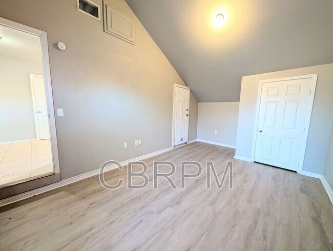 Photo - 1506 Avenue U