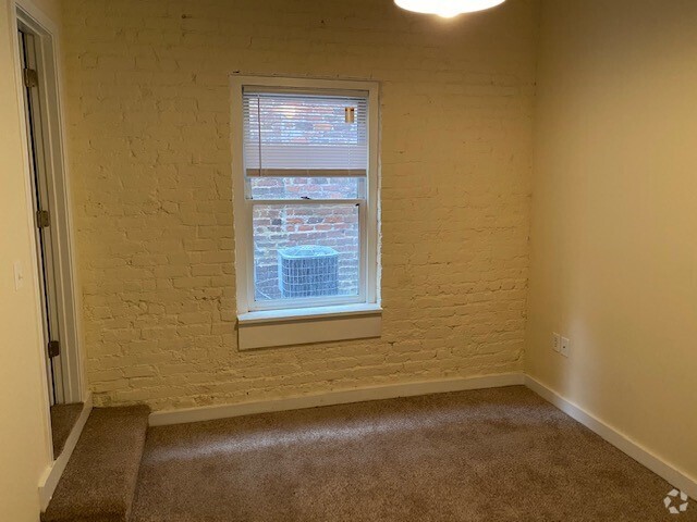 Building Photo - 1114 W Cary St Unit 3 Rental