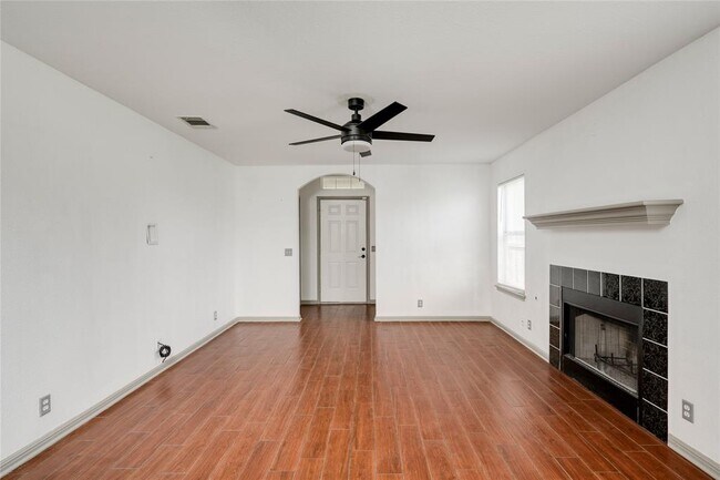 Photo - 348 Spillway Dr