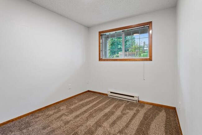 Photo - Large 2 bed 1.5bath townhouse! Available Soon!