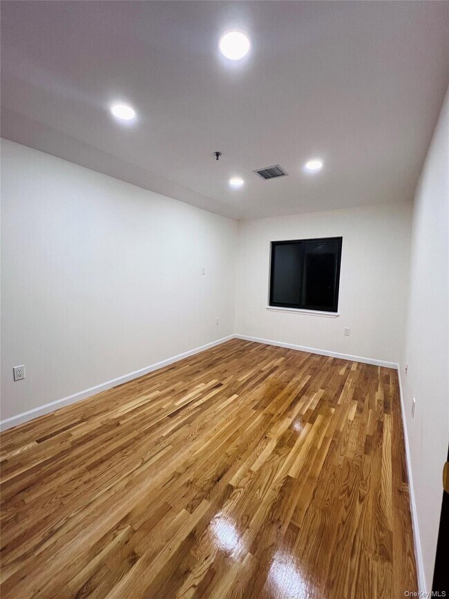 Photo - 104-8 220th St Unit 2nd flr