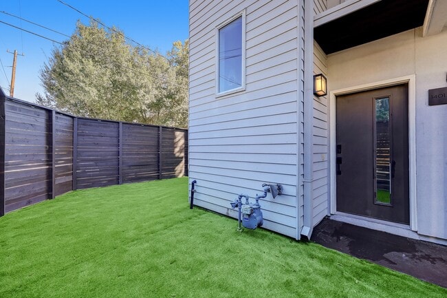 Photo - 1401 Fairview St Unit A