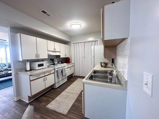 2 Bedroom 2 Bath- Veterans Park