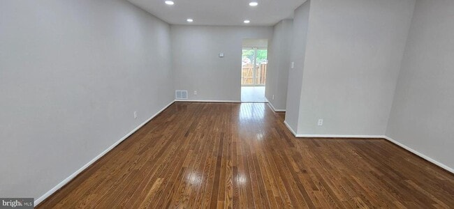 Photo - 3103 Apple Rd NE