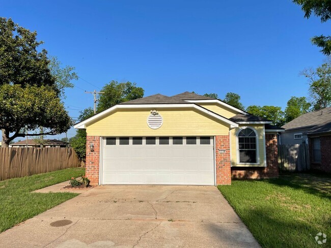 Building Photo - Updated Bossier Home