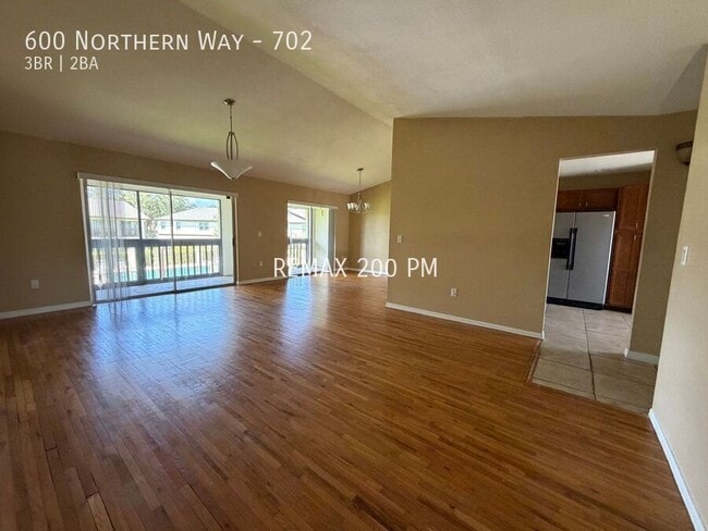 Photo - 600 Northern Way
