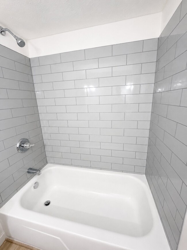 Photo - 8877 N Swan Rd Unidad J