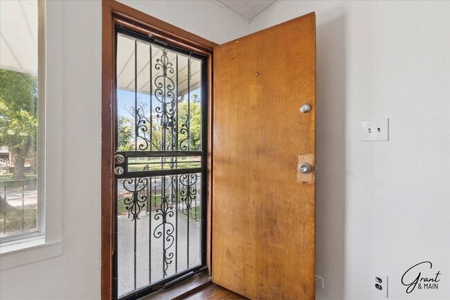 Photo - 3 bedroom - 1 bath $1200/month