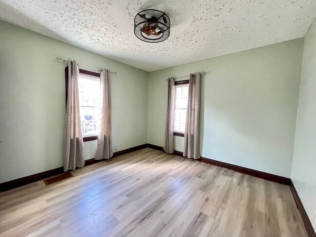 Photo - PERFECT 2 Story, 2 Bedroom Home!