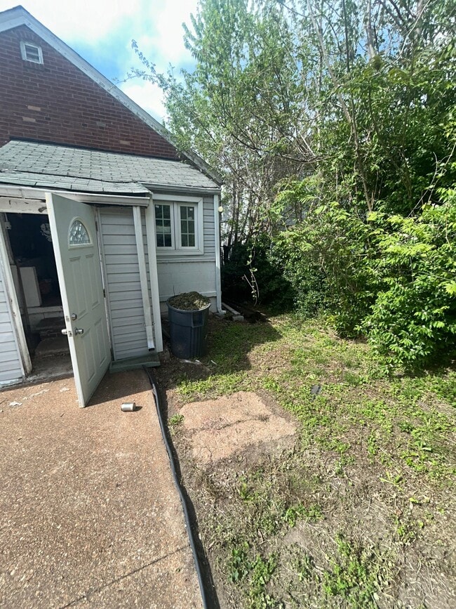 Photo - 2218 Farrar St