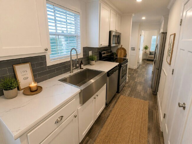 10 Anita Dr