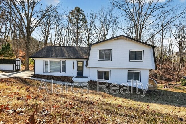 Building Photo - 301 Dollar Cir